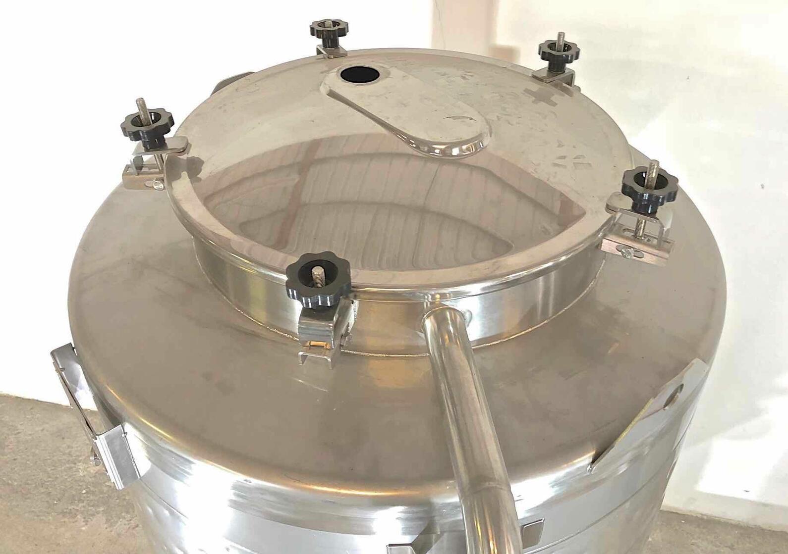 304 stainless steel vat - Closed on feet - Cylindro-conical