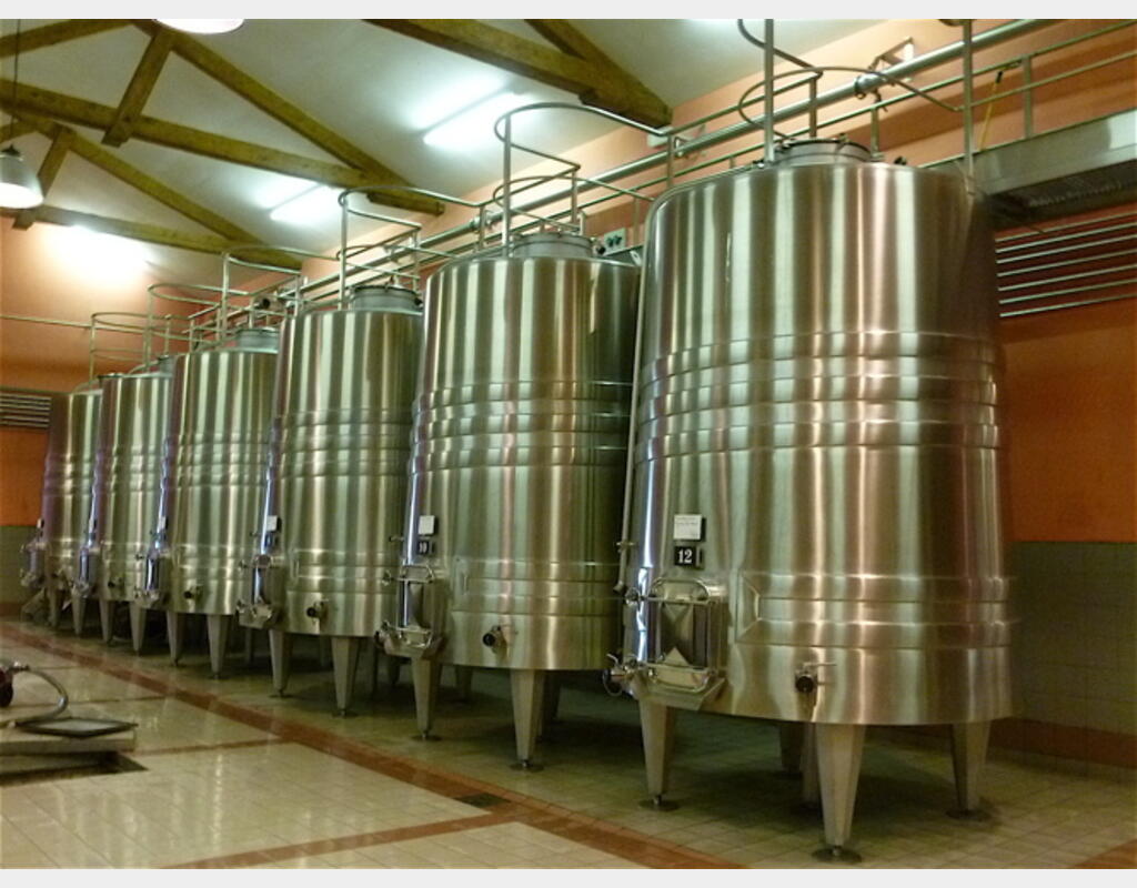 Cuve vinification INOX 304 tronconique - Volume : 87,3 hecto (8730 litres)