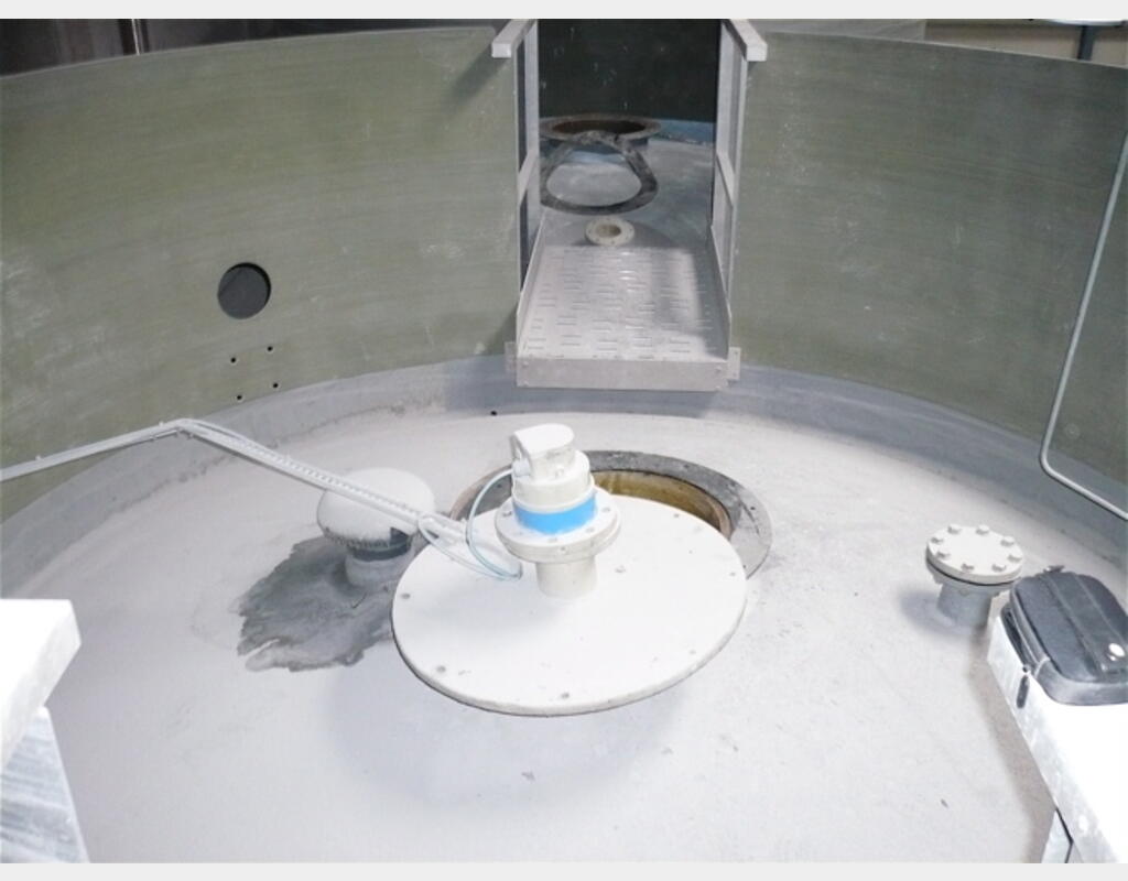 CUVE FIBRE CYLINDRIQUE VERTICALE - FOND PLAT