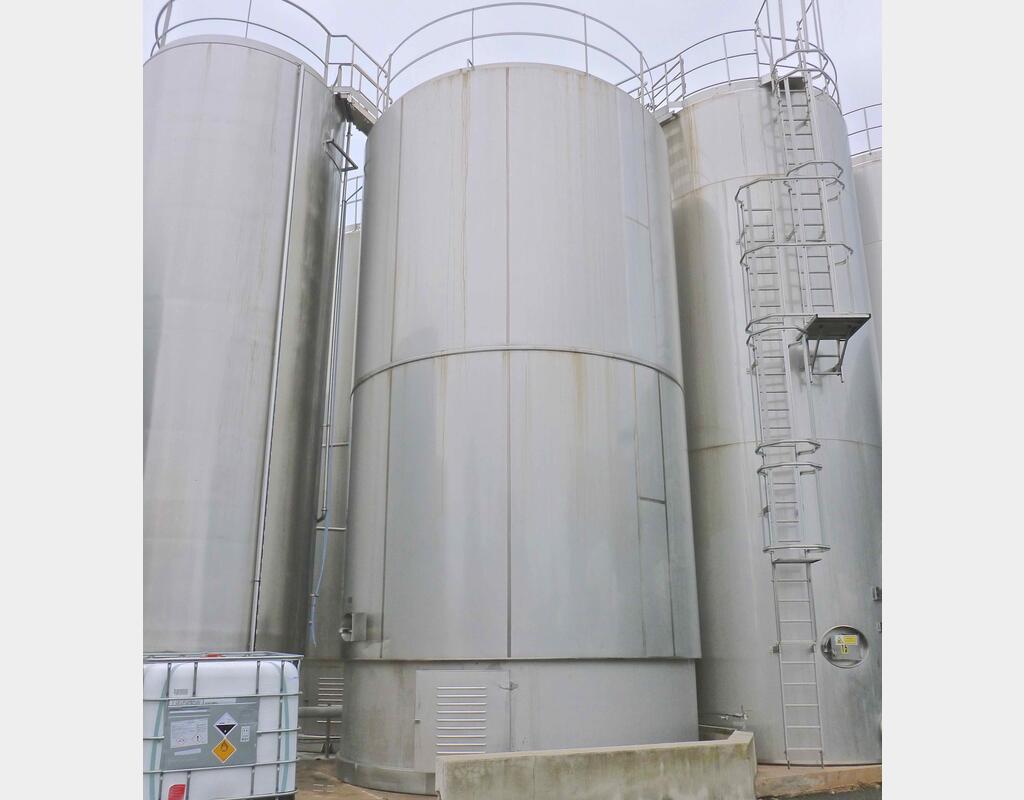 Cuve inox cylindrique verticale