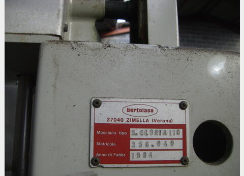 Boucheuse modèle  BERTOLASO  (PU121) - 2500 Bouteilles