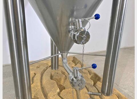 304 stainless steel tank - Closed - On feet - Cylindrical-conical