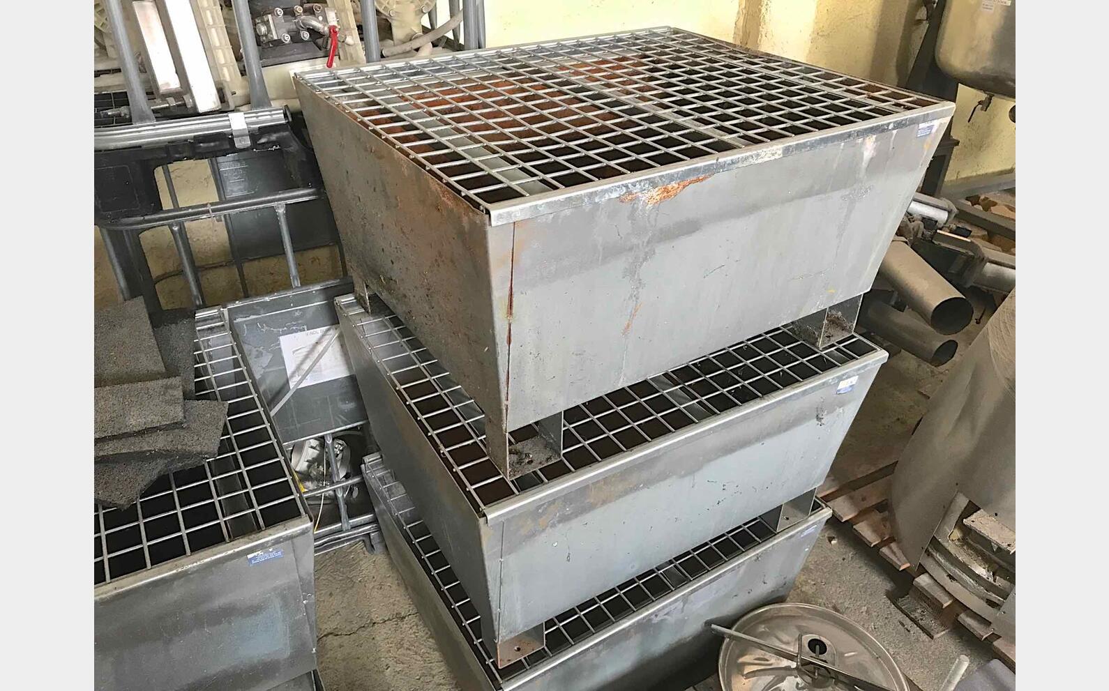 bacs de r&eacute;tentions en inox pour f&ucirc;ts