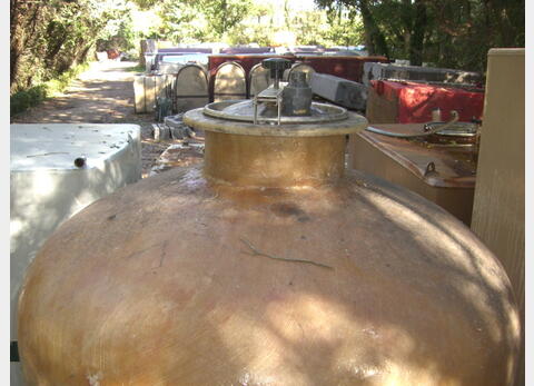 Cuve polyester verticale de 40 hls.