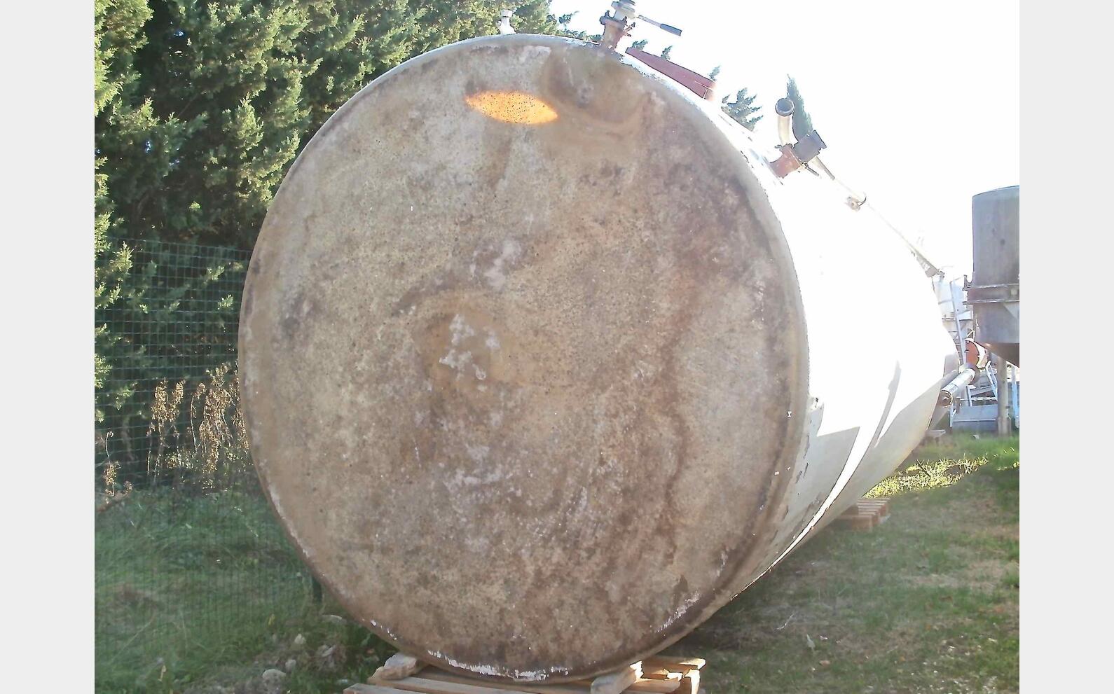 Cuve fibre fond plat Volume : 25 000 litres (250 hls)