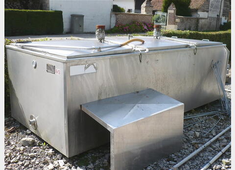 Tank &agrave; lait INOX 304 Volume : 2.700 litres