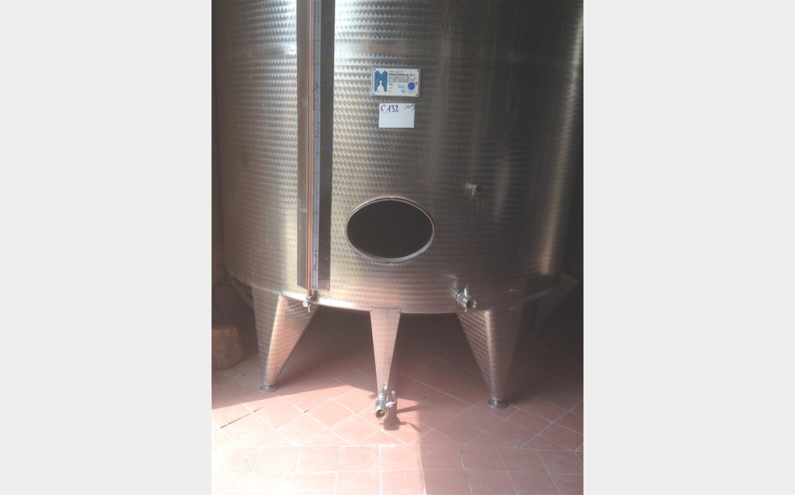 Cuve inox cylindrique verticale