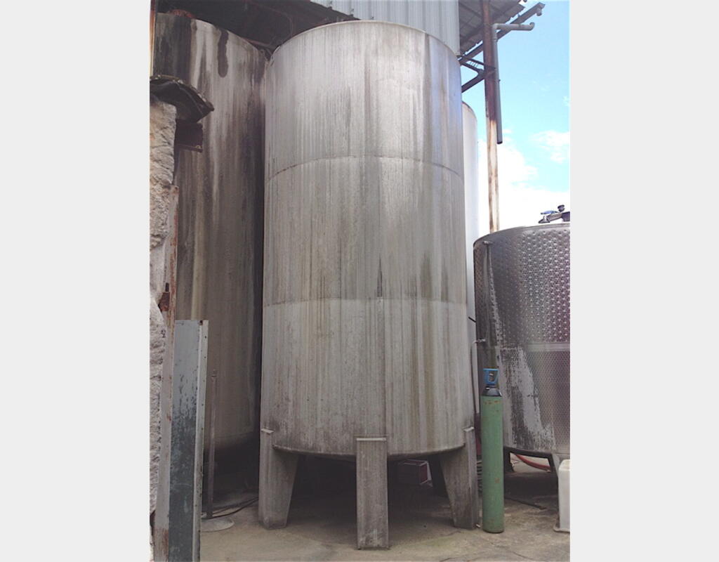 Cuve stockage INOX Volume : 253 hecto (25300 litres)