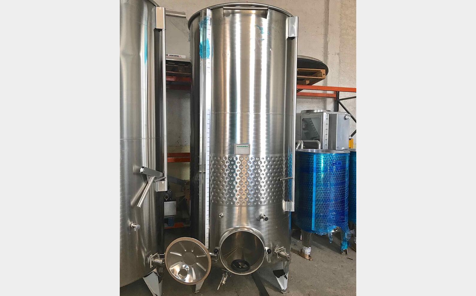 Cuve Inox chapeau flottant de 28 hls MATERIEL NEUF Volume : 2800 litres (28 hls)