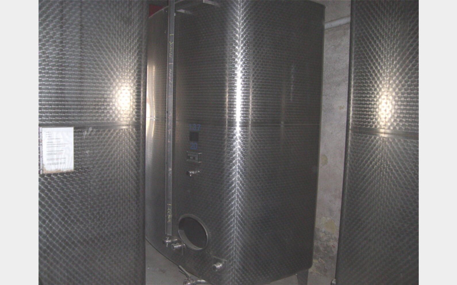 cuve stockage INOX 304 Agroalimentaire (vin rouge). Marque : DEFRANCESHI. Ann&eacute;e : 1985.