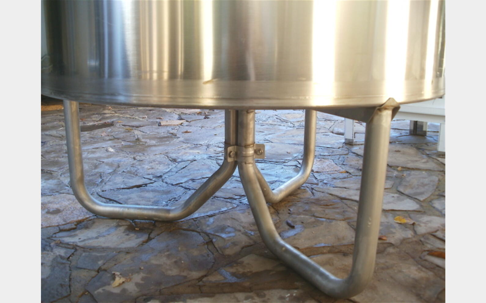 Cuve inox 304 &agrave; chapeau flottant MATERIEL NEUF