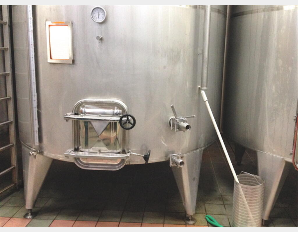 Cuve inox  - Volume : 12 000 litres (120 hectos)