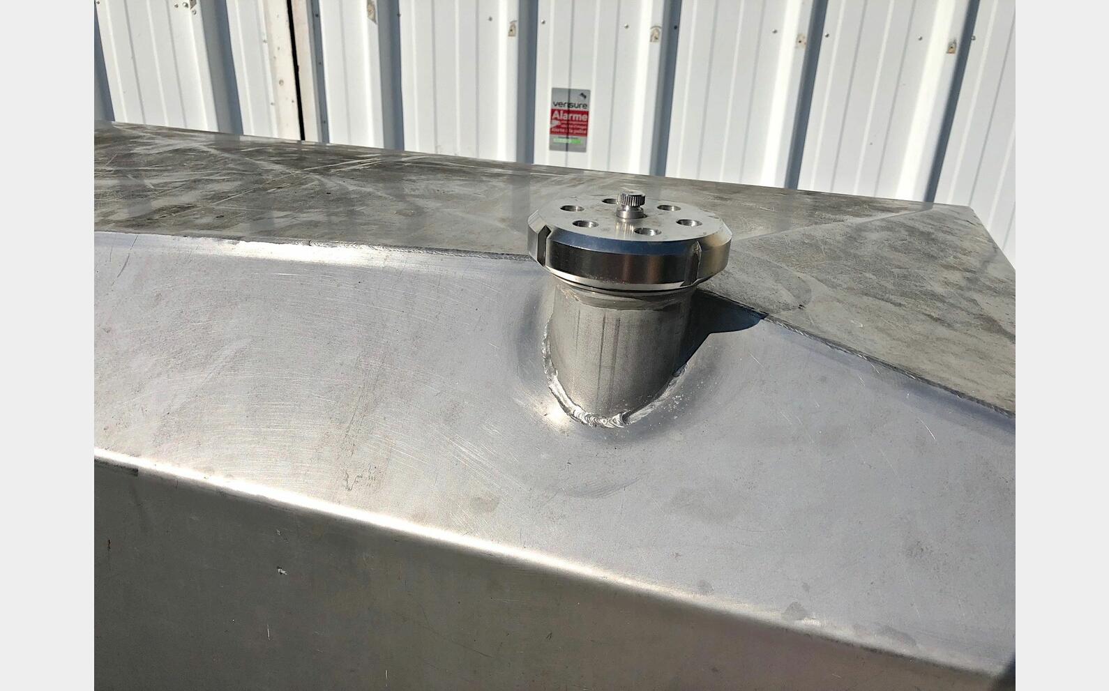 Cuve inox parall&eacute;l&eacute;pip&egrave;de Marque : LEJEUNE