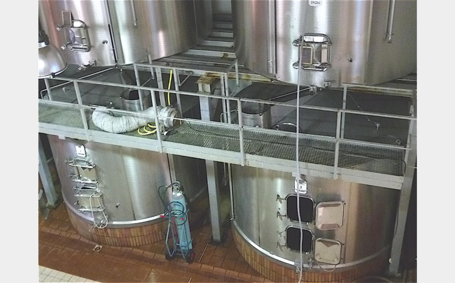 Cuve de stockage INOX Volume : 19200 litres (192 hls)