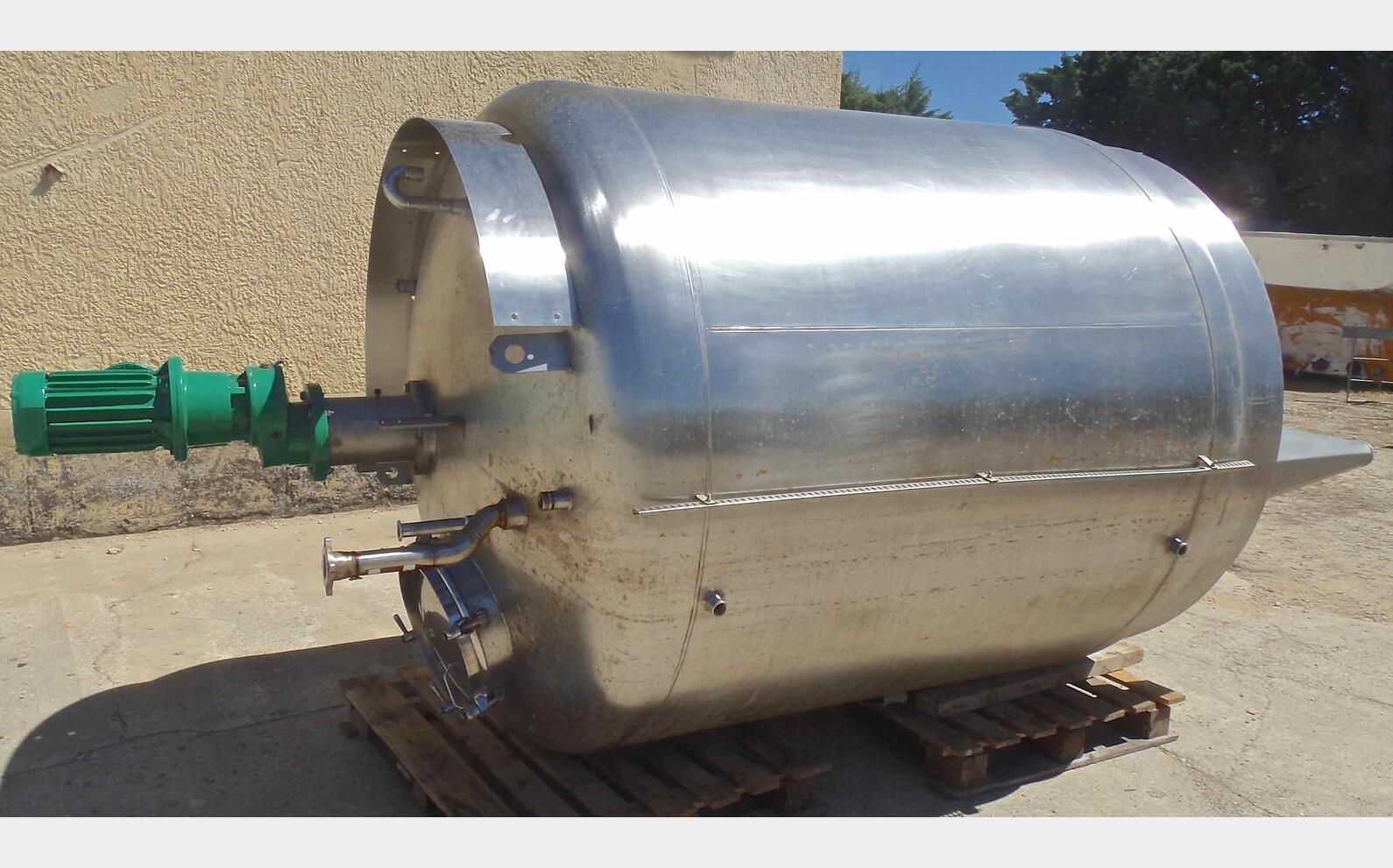 Cuve inox agit&eacute;e