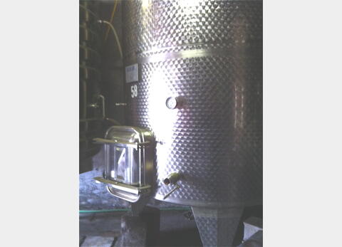 Cuve inox ferm&eacute;e de 50 hls