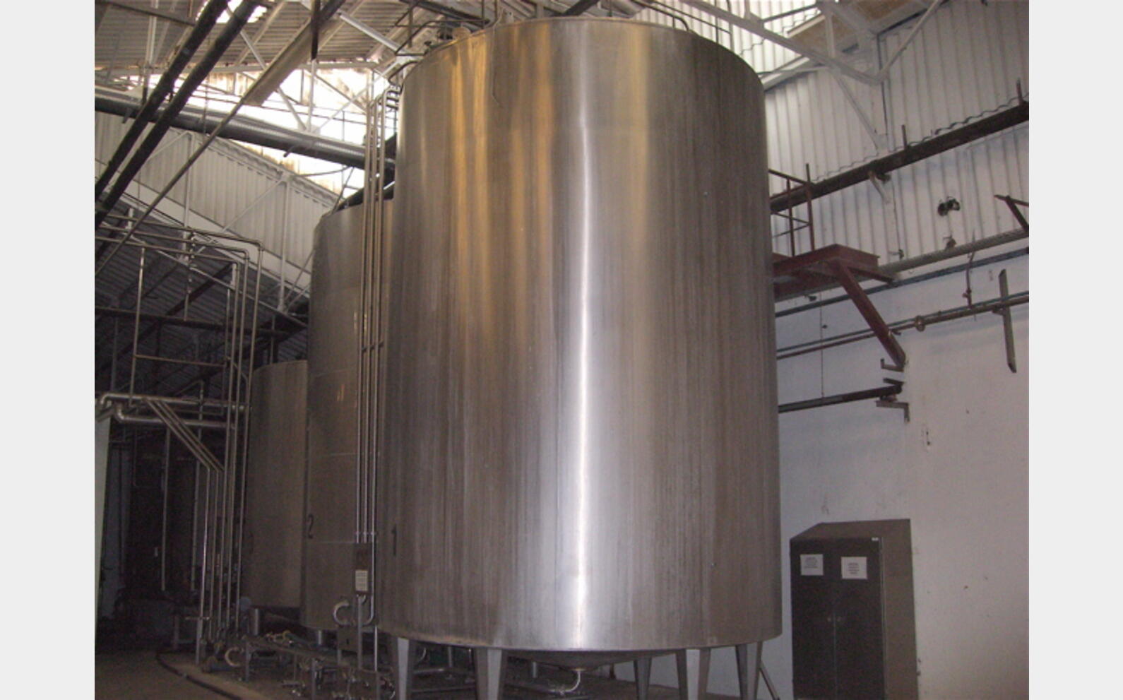 Cuve verticale INOX 304 de 500 hls, occasion de marque Pierre Guerin