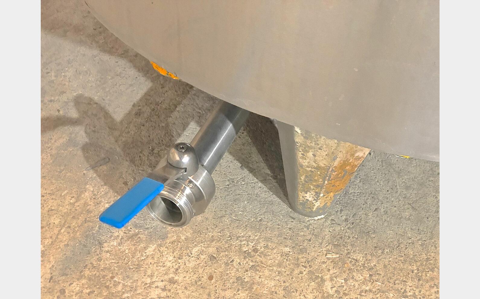 cuve inox agit&eacute;e isol&eacute;e LSDH18 Volume : 1000 litres