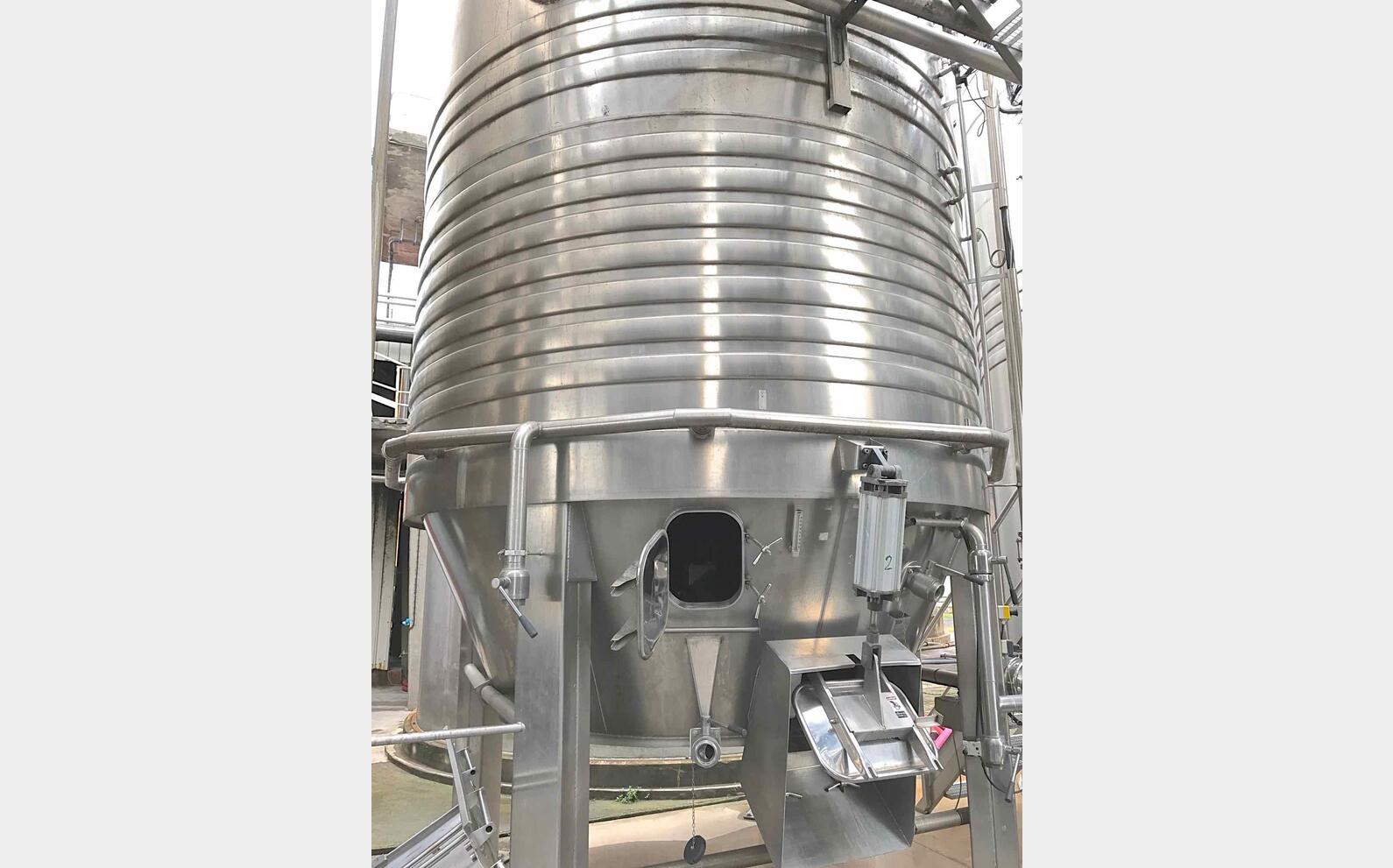 Cuve inox compartiment&eacute;e Capacit&eacute; totale 464 hls
