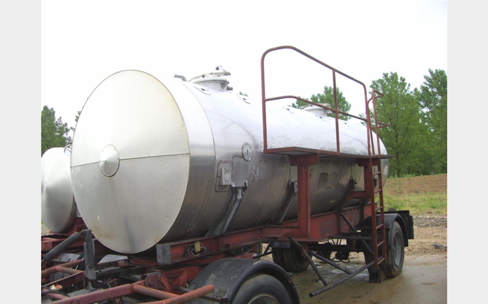 Citerne inox 304 L isol&eacute; 2 x 5.000 Litres