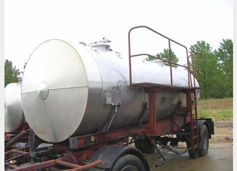 Citerne Inox 304 L , deux compartiments - Sur chassis roulant , cuve isolé