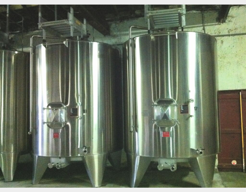 Cuve Inox cylindrique verticale  INOX304 - Marque : CHALVIGNAC