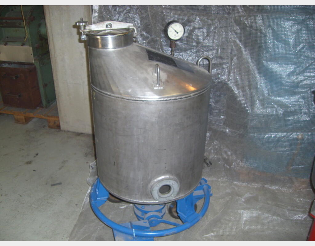 Cuve de stockage INOX - Cylindrique verticale à roulettes