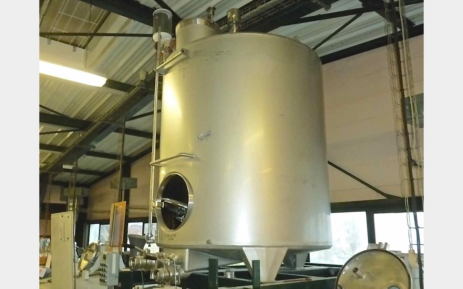 Cuve inox de stockage Ann&eacute;e : 1997 Marque : LACOUR