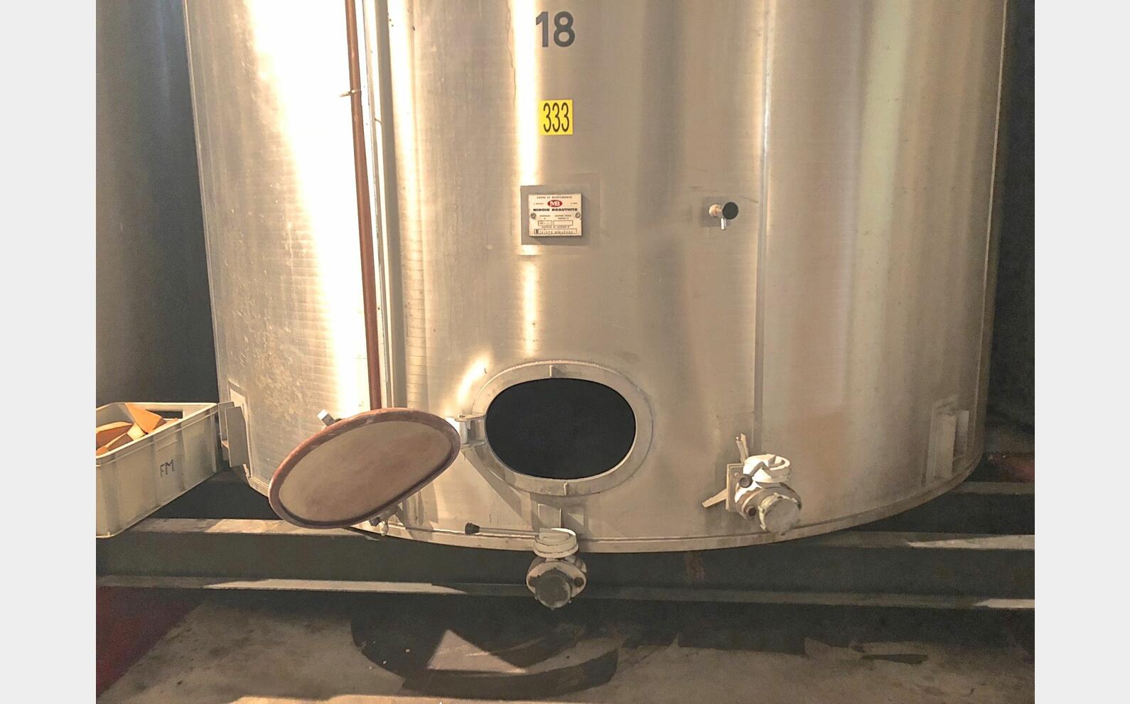 cuve inox cylindrique Volume : 32000 litres (320 hls)