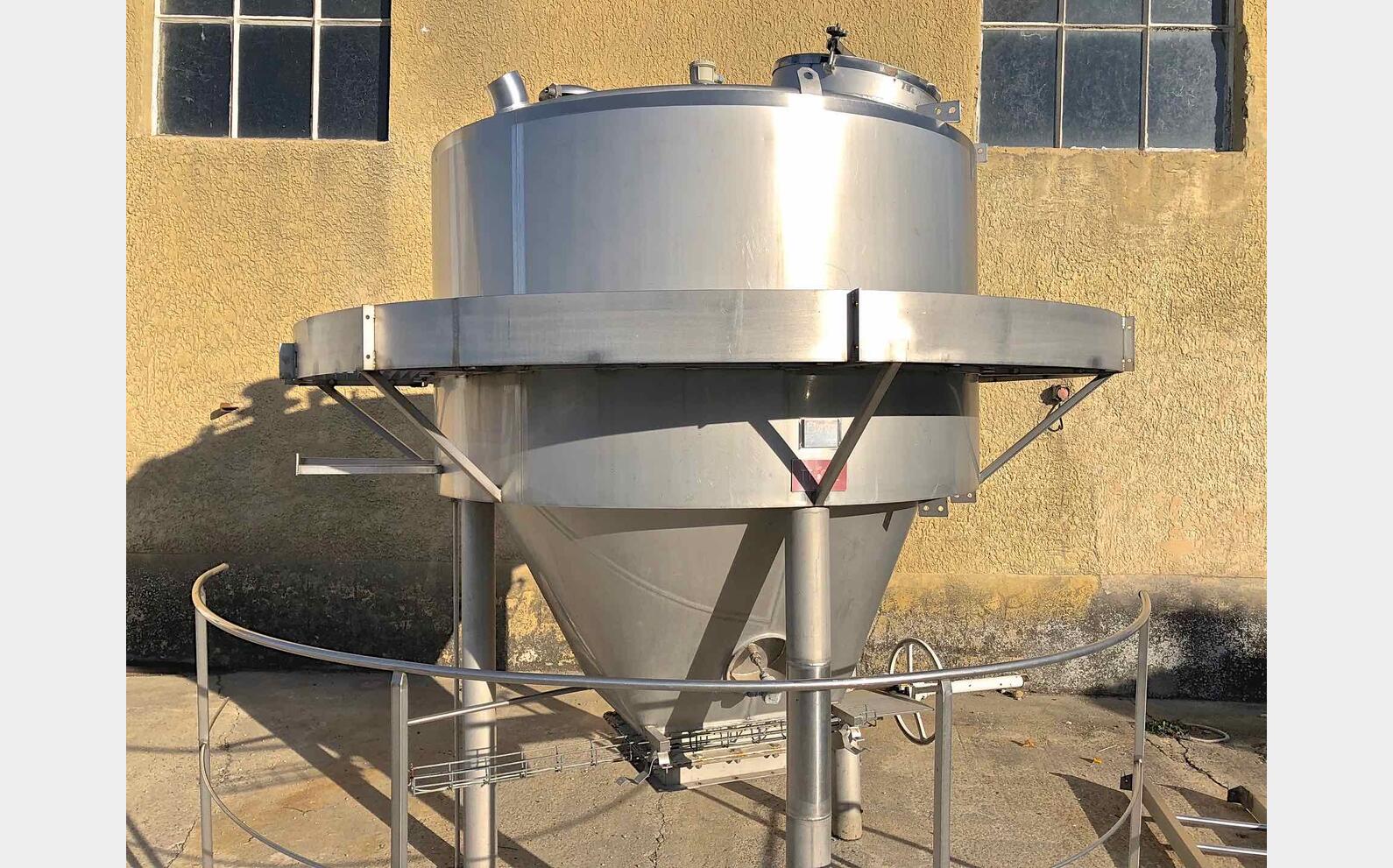 Silo INOX pour vrac Marque : SERIACO Ann&eacute;e : 1995