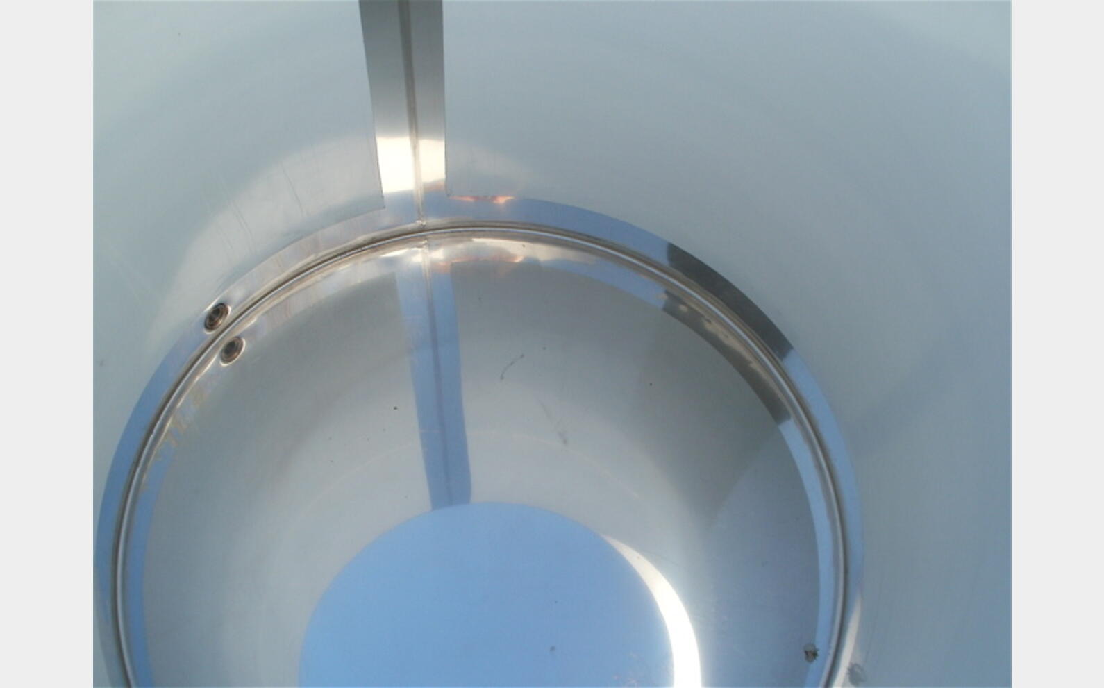 Cuve inox 304 &agrave; chapeau flottant MATERIEL NEUF