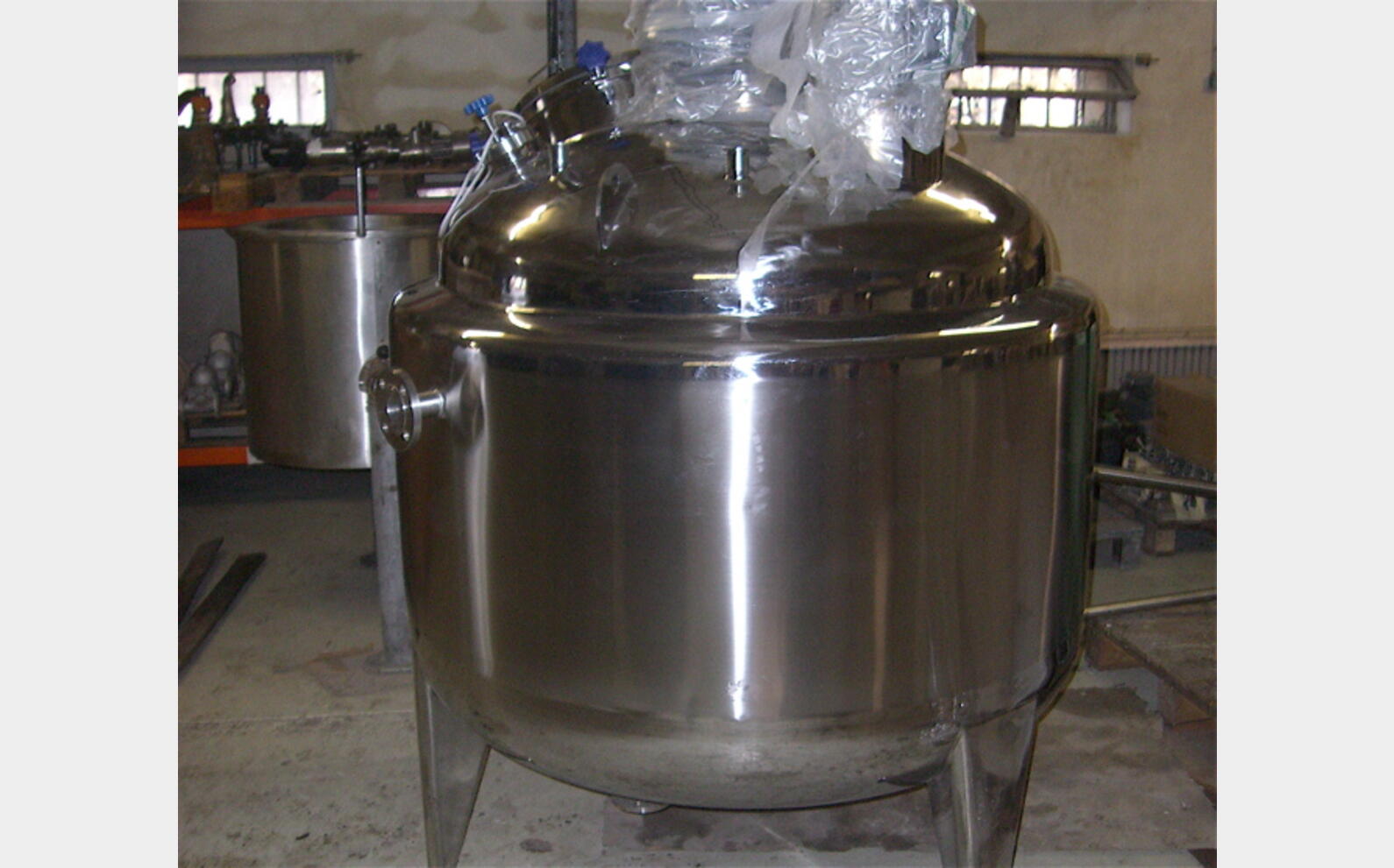 Cuve de m&eacute;lange 1000 L inox 316L isolation Double agitation, r&eacute;chauffage et
