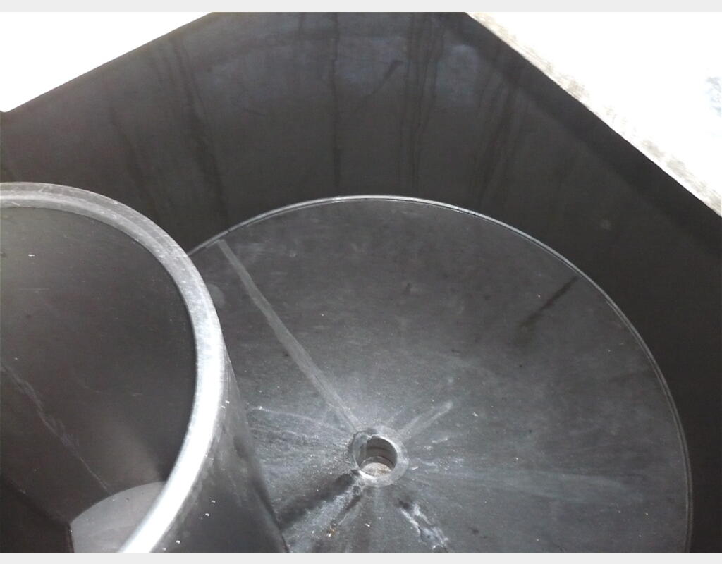 cuve de stockage en PEHD - volume : 2.000 litres