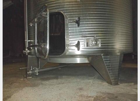 Cuve inox ferm&eacute;e sur pieds