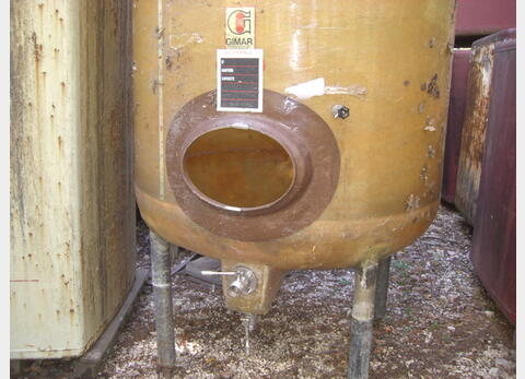 Cuve polyester verticale de 40 hls.