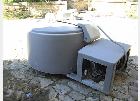 Tank &agrave; lait 820 litres Groupe de froid et agitation .