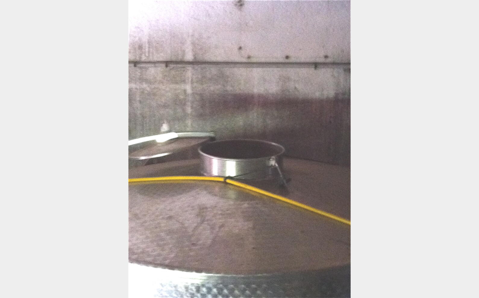 Cuve inox ferm&eacute;e de 50 hls
