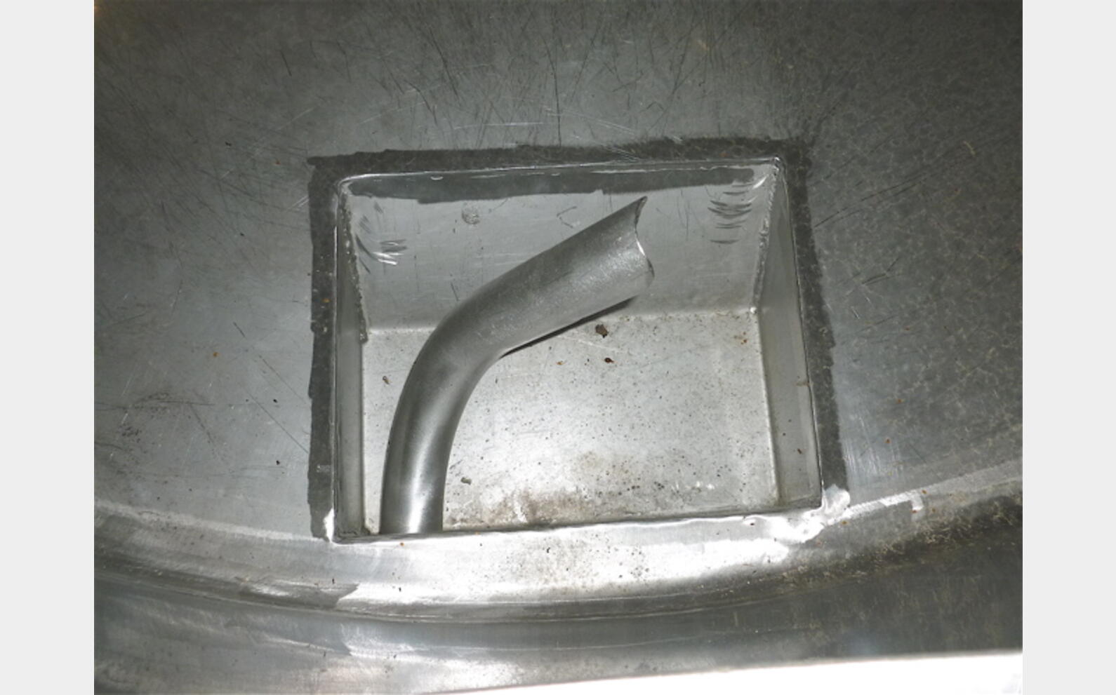Cuve stockage INOX 316 sur socle Agroalimentaire Marque : PIERRE GUERIN