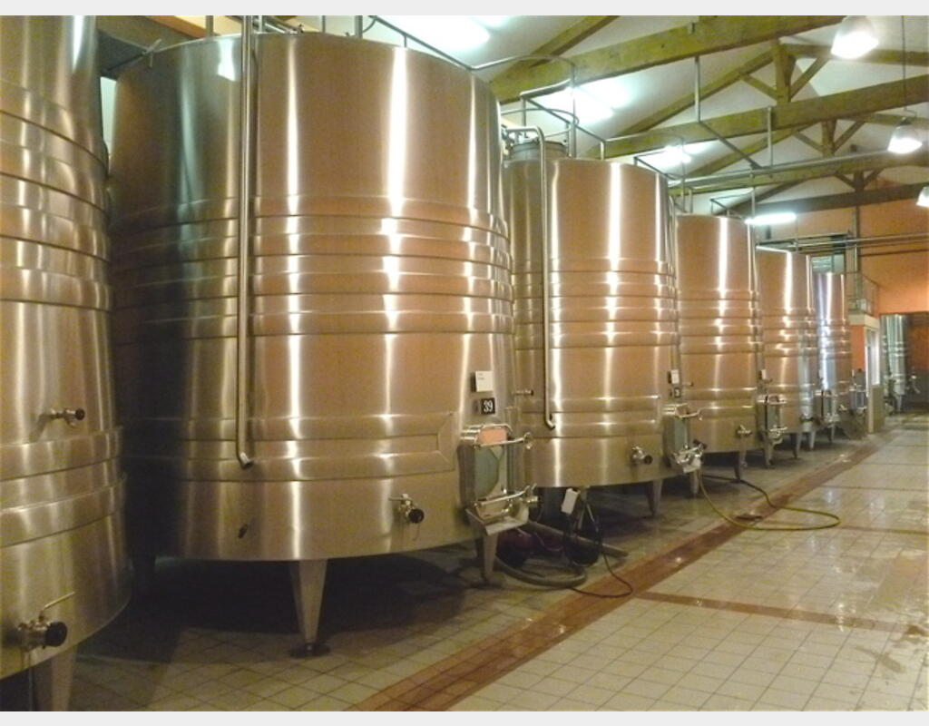 Cuve vinification INOX 304 tronconique - Volume : 177,7 hecto (17770 litres)