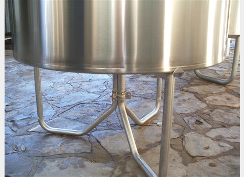 Cuve inox 304 &agrave; chapeau flottant