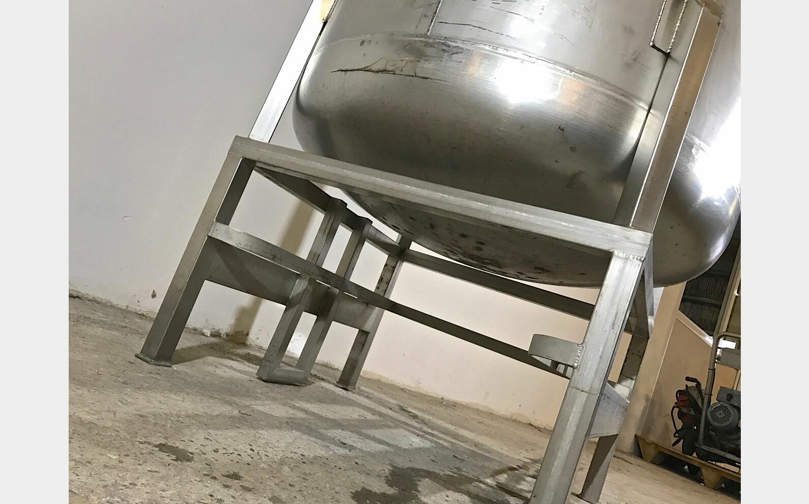 Cuve inox de stockage cylindrique