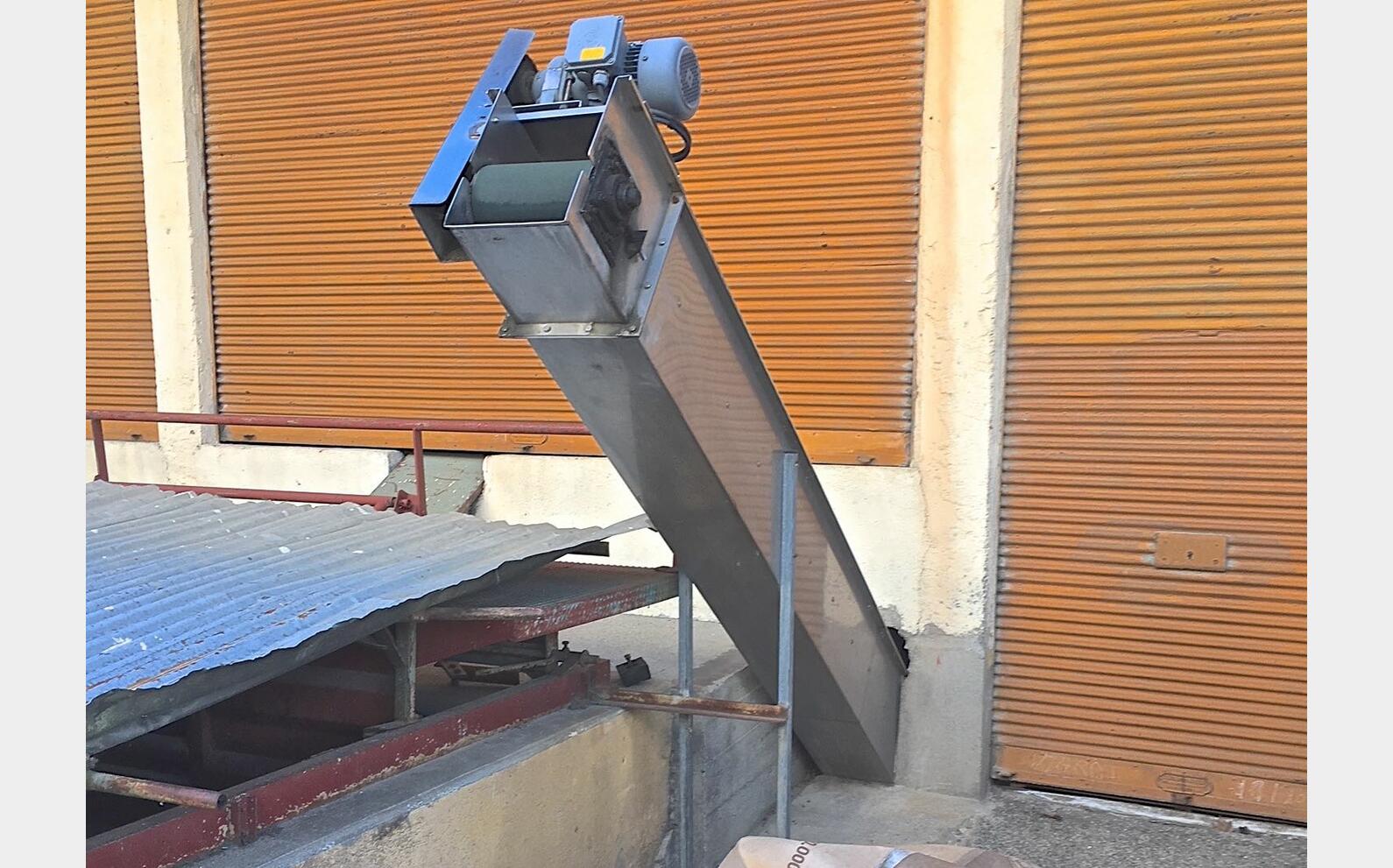 Tapis &eacute;l&eacute;vateur pour rafles
