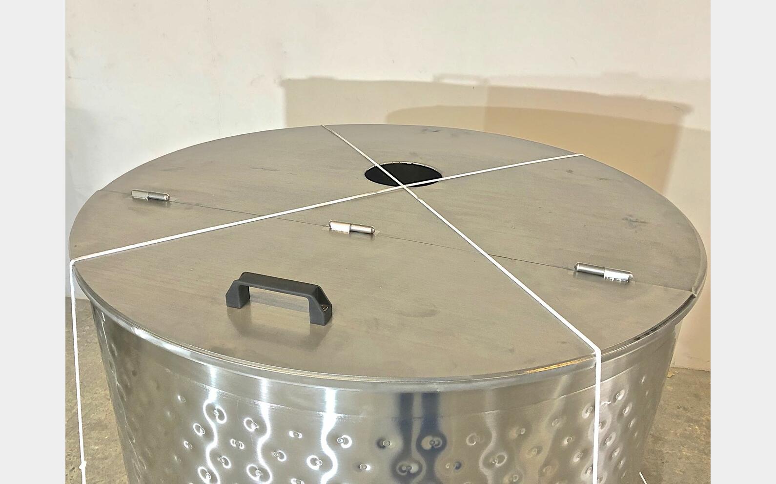 Cuve inox 316 thermor&eacute;gul&eacute;e sur pieds 6.45 HL (645 Litres) ARSILAC