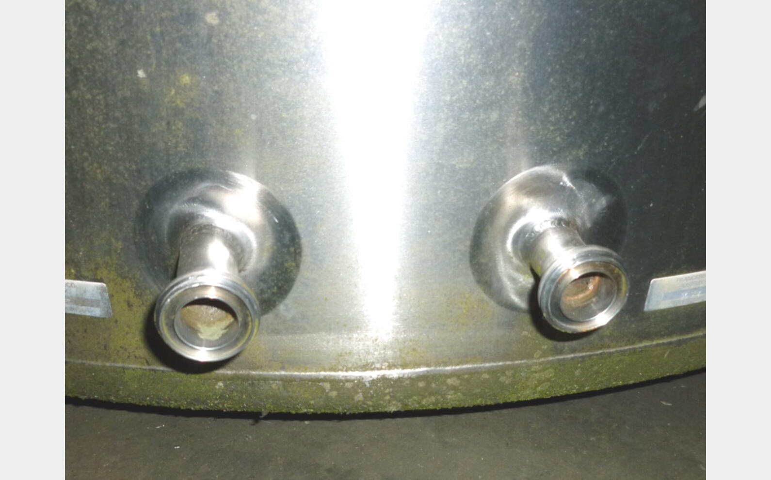 serpentin INOX dans cuve isol&eacute;e Ann&eacute;e : 1993