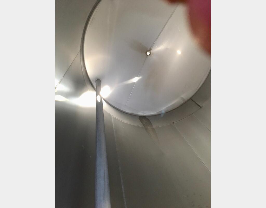 Cuve Inox  Fermée de 345 hls - cylindrique verticale sur pieds
