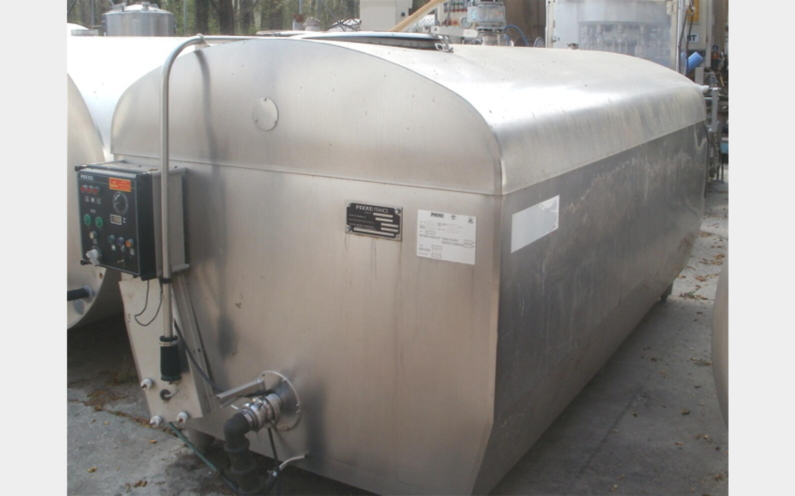 Cuve stockage INOX isol&eacute;e Volume : 2.200 litres