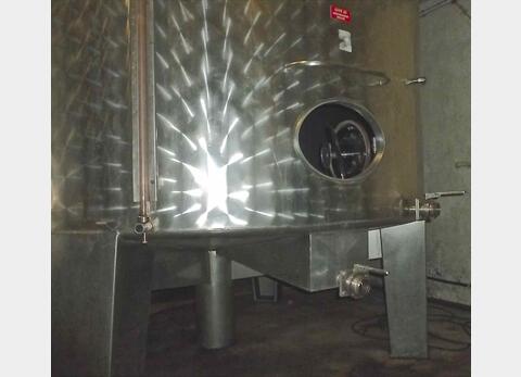 Cuve inox ferm&eacute;e sur pieds