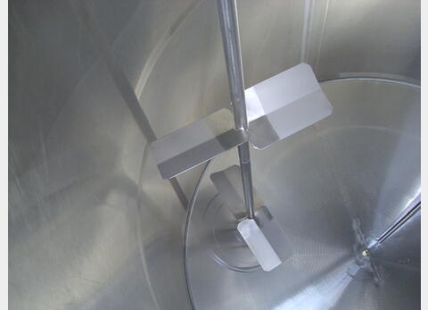 Cuve INOX agit&eacute;e Volume : 8000 litres