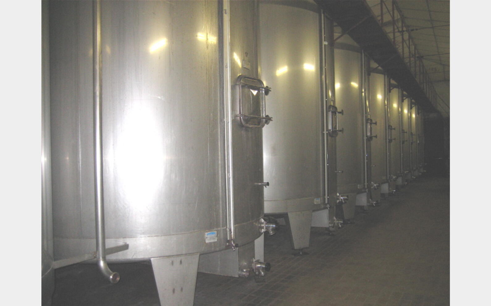 Cuve vinification INOX 304 Volume : 33500 litres (335 hecto)