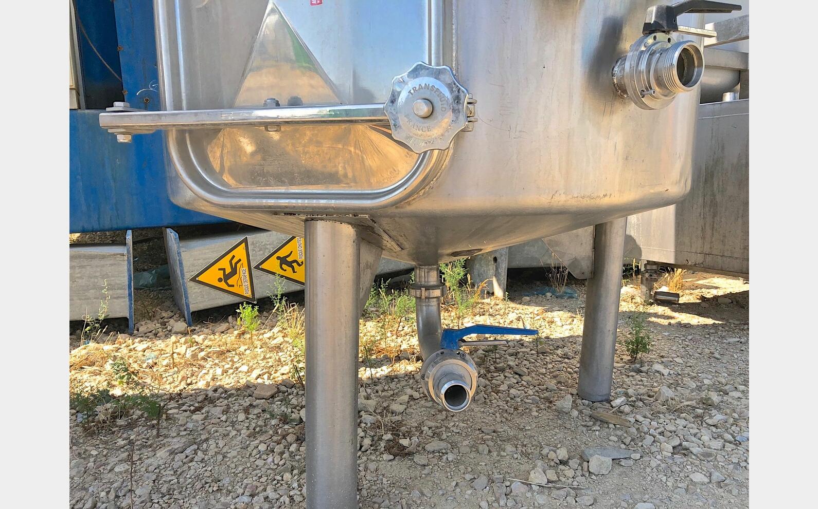 Cuve inox &agrave; chapeau flottant
